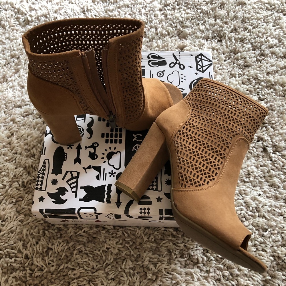 Bamboo Cognac Booties